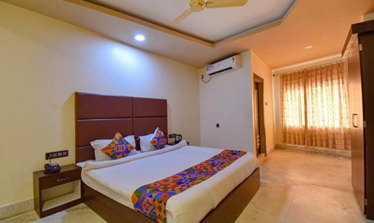 Fabhotel Rr Suites Guwahati Exteriör bild