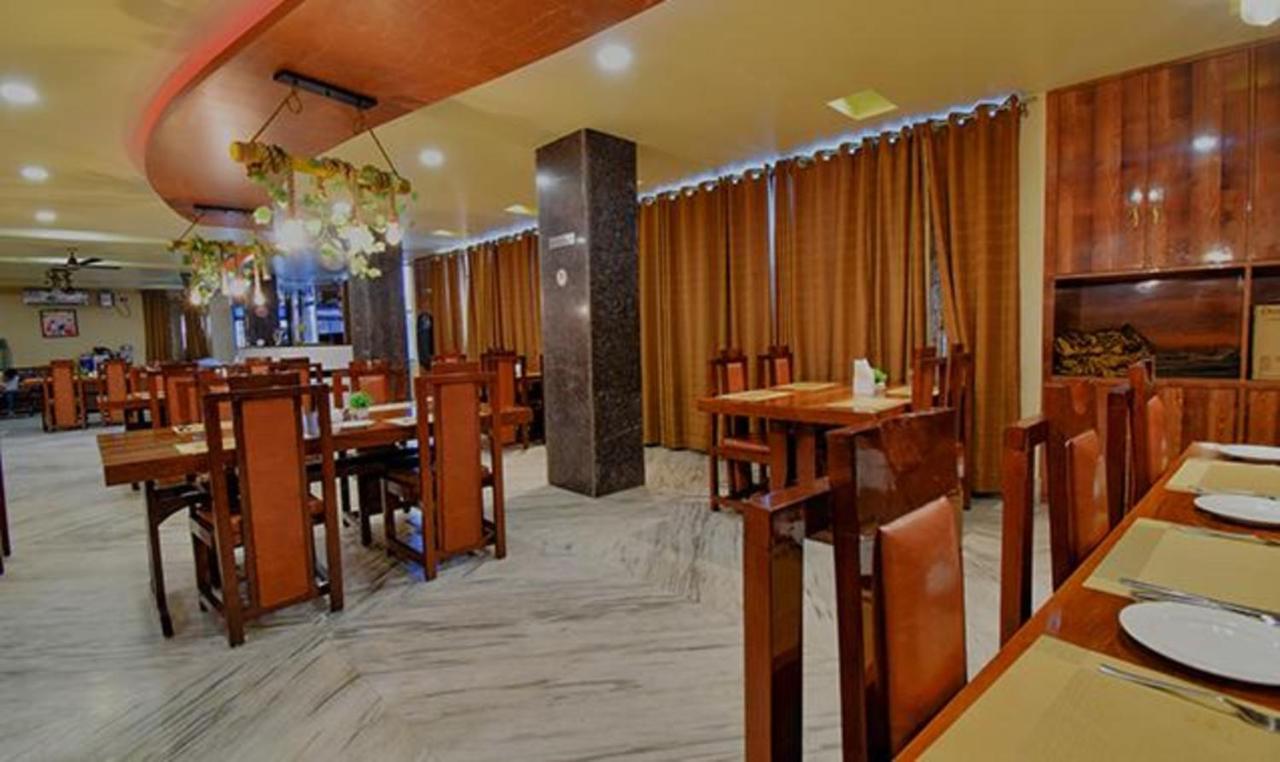 Fabhotel Rr Suites Guwahati Exteriör bild