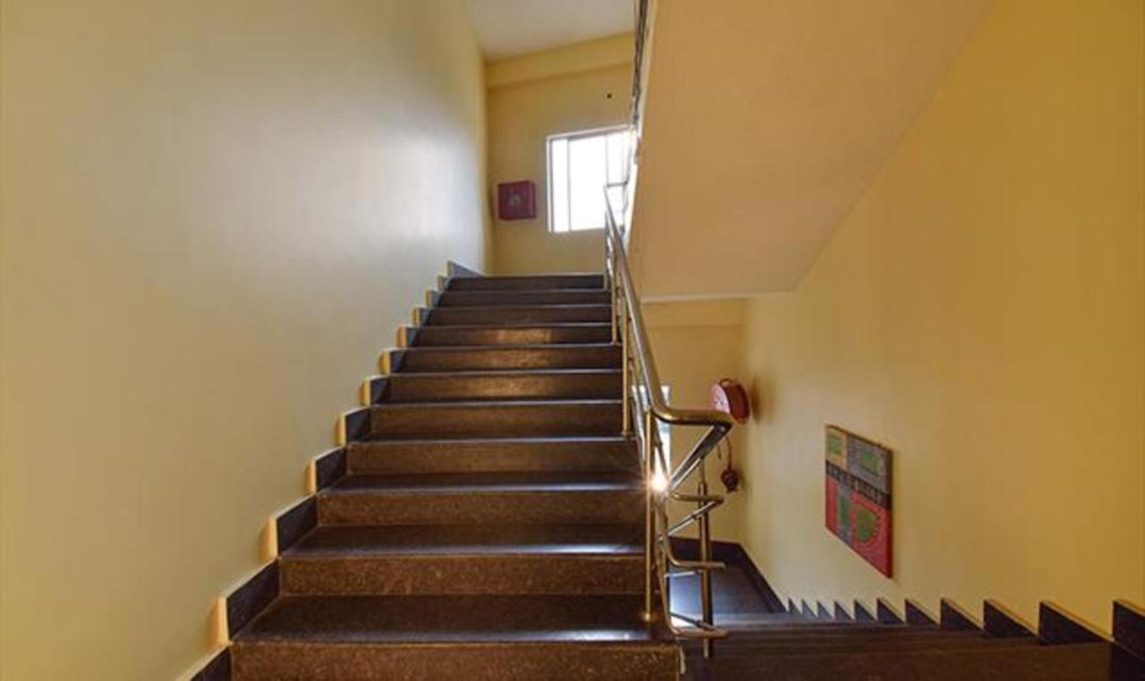 Fabhotel Rr Suites Guwahati Exteriör bild