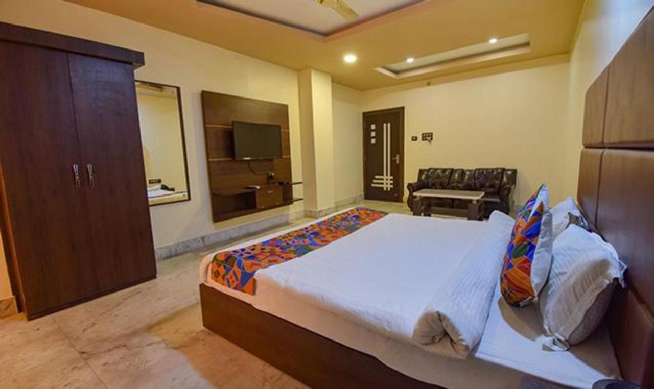 Fabhotel Rr Suites Guwahati Exteriör bild